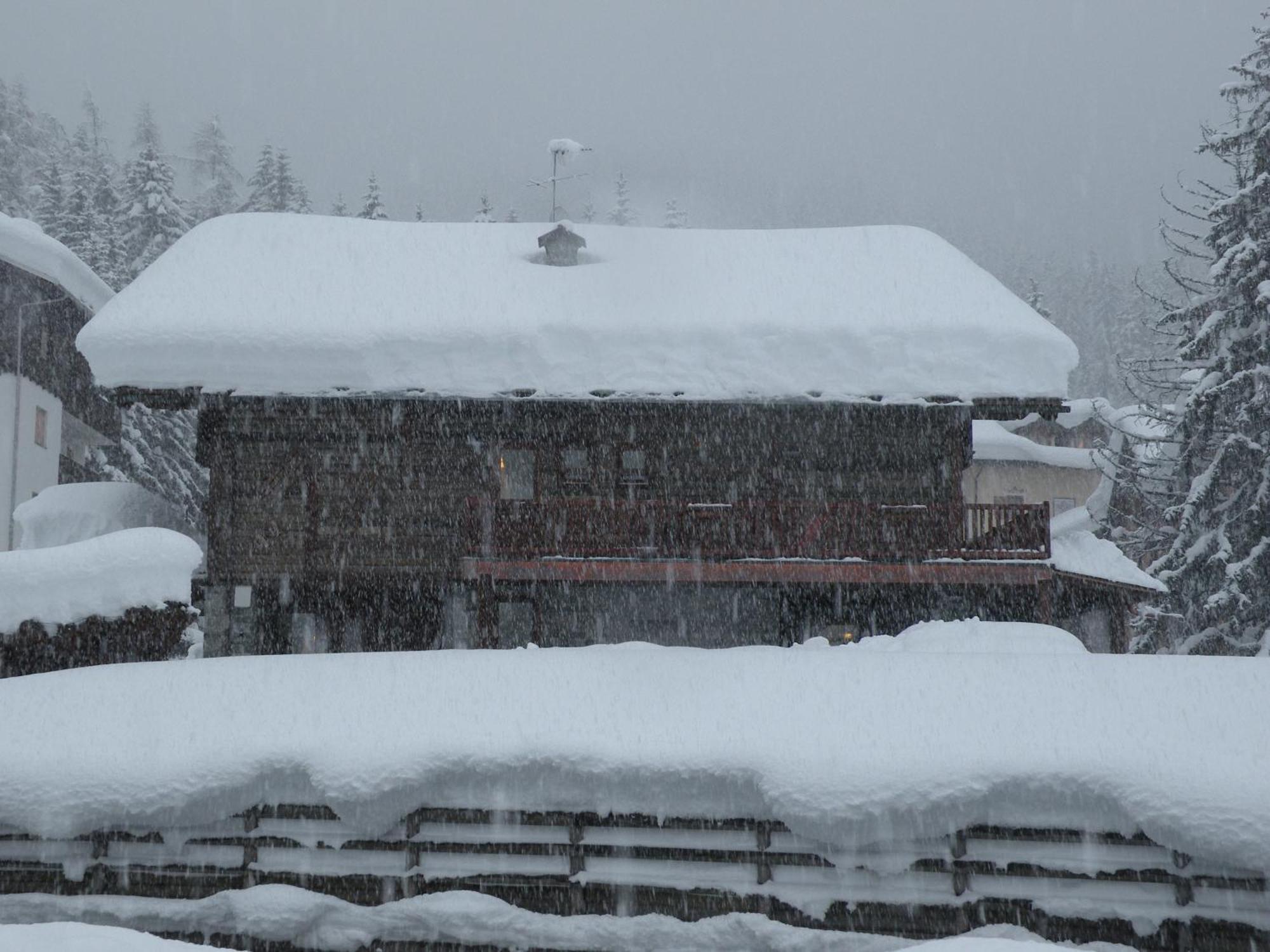 Hotel Bellevue Champoluc Exterior photo