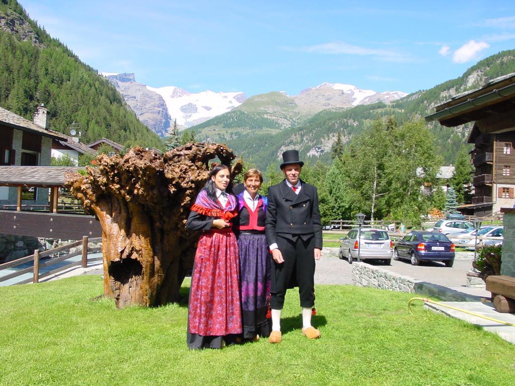 Hotel Bellevue Champoluc Exterior photo