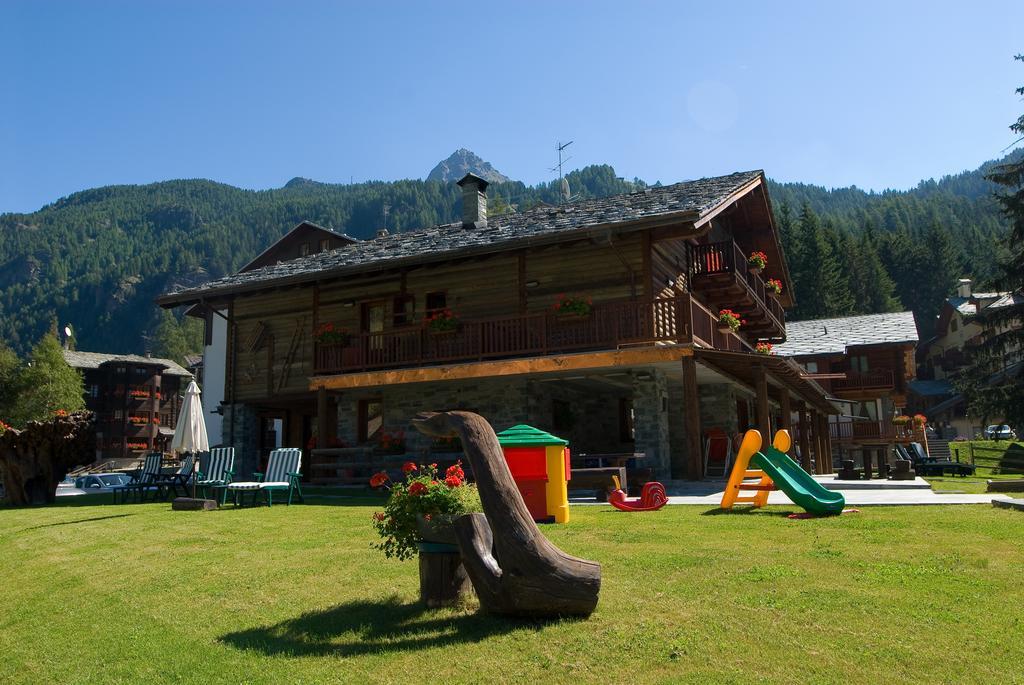 Hotel Bellevue Champoluc Exterior photo